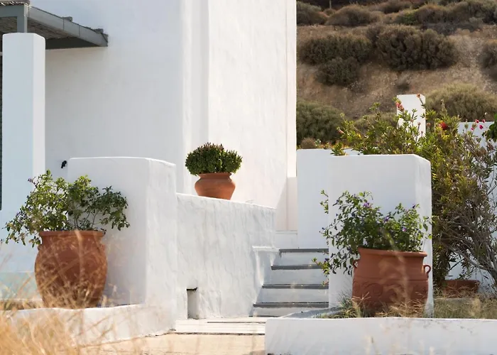 Lino Villa